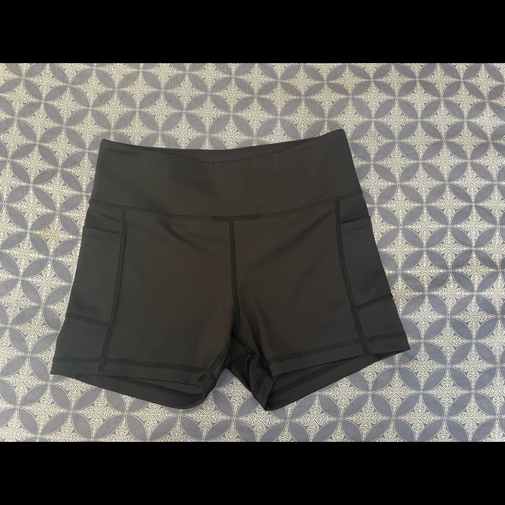 ZYIA Active Black Light n Tight Pocket Hustle Shorts NWOT